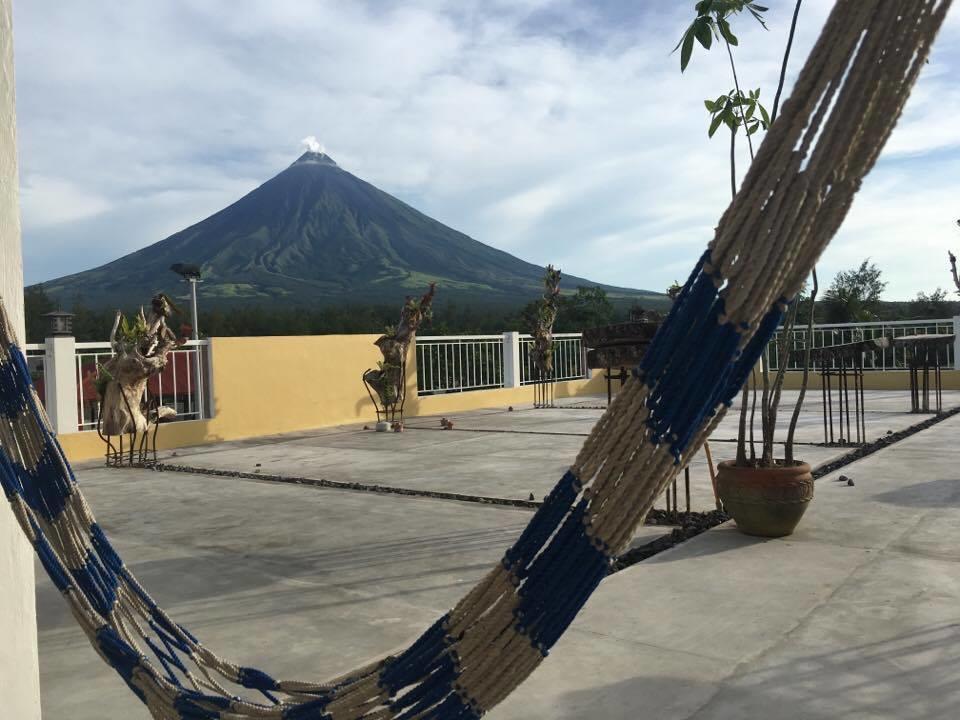 ホテル Mayon Lodging House レガスピ エクステリア 写真