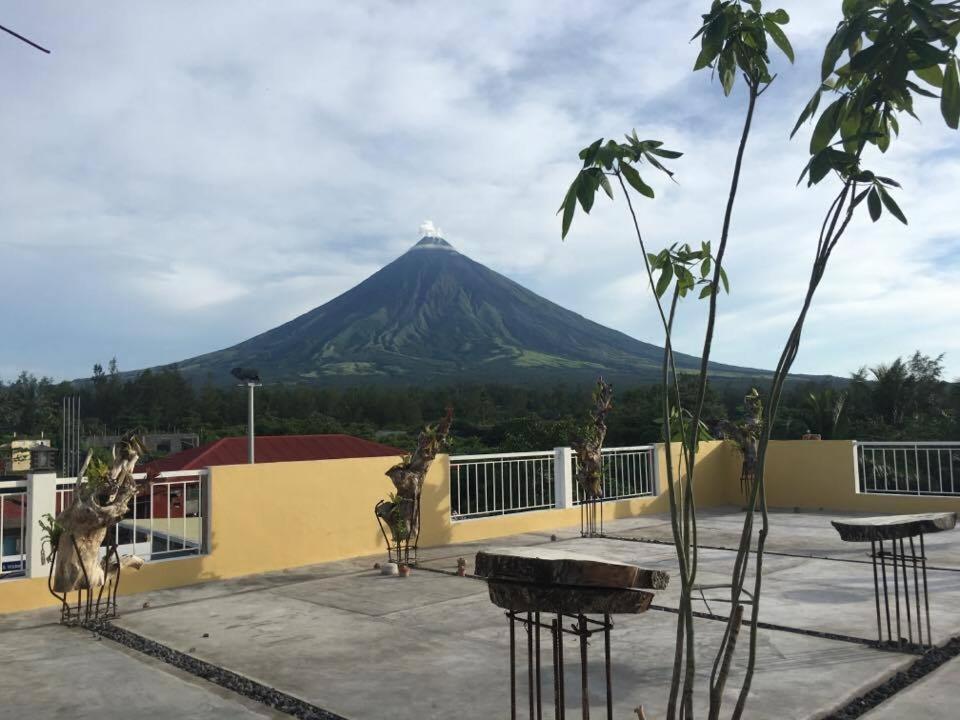 ホテル Mayon Lodging House レガスピ エクステリア 写真